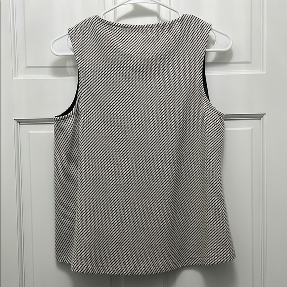 Maeve Black and White Textured Knit Sleeveless V Neck Blouse - Size Small - Picture 6 of 13